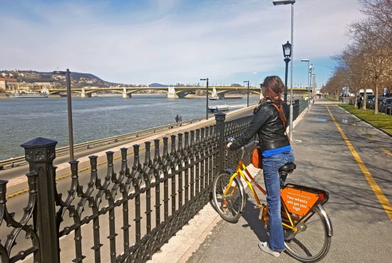 The coolest bridges of Budapest in one bike tour